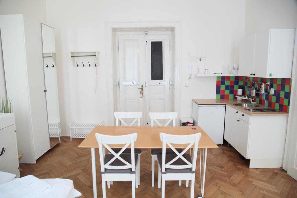 Charming Flats In Vinohrady | Praguestars Apartment *