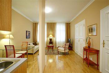 Aparthotel Hunger 4*