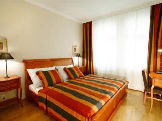 Hunger Aparthotel 4*