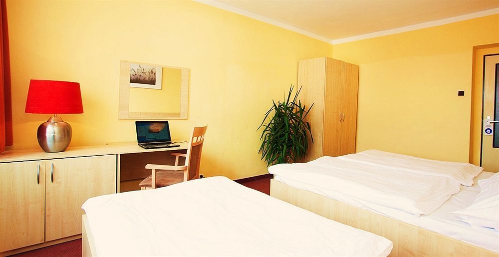 Charles Otel Prag