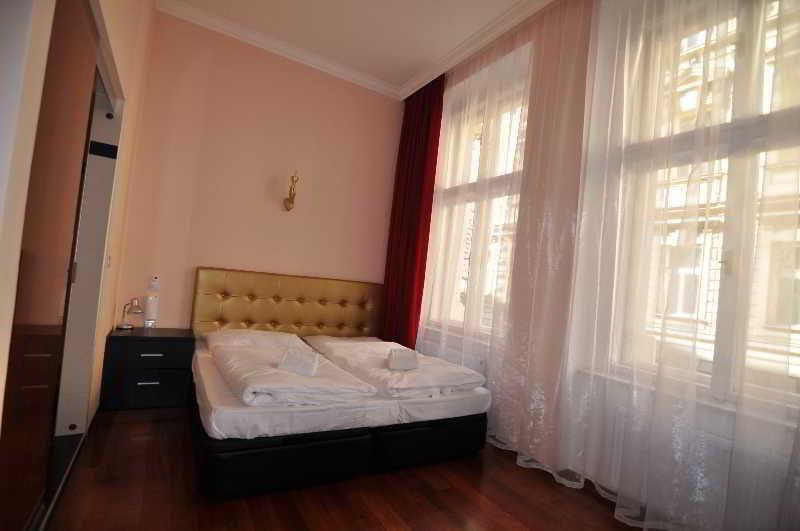 Star Hotel