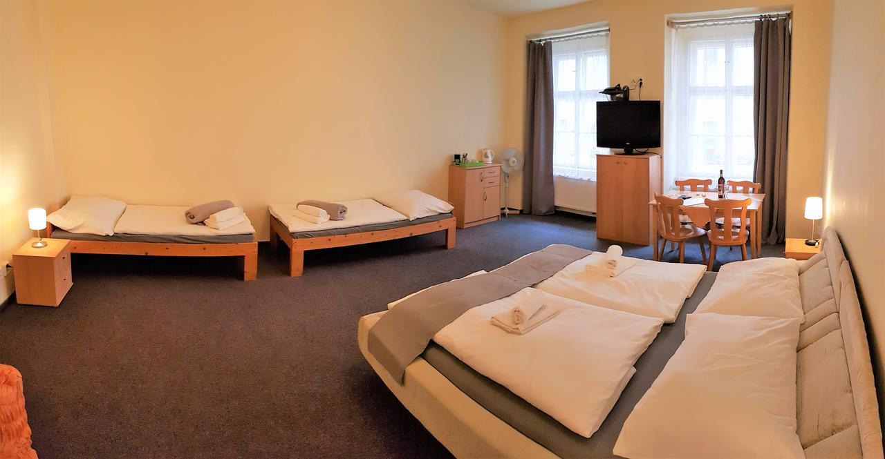 Hotel U Dvou Zlatych Klicu 3*