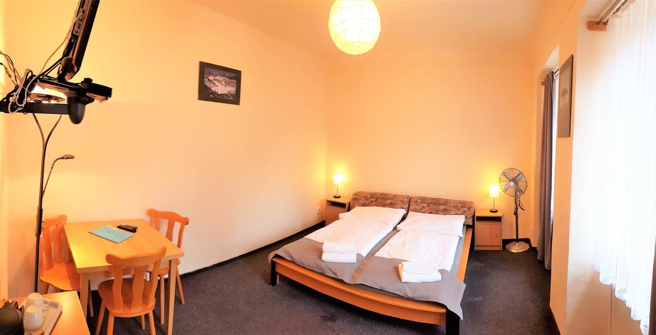 U Dvou Zlatych Klicu Hotel Prague