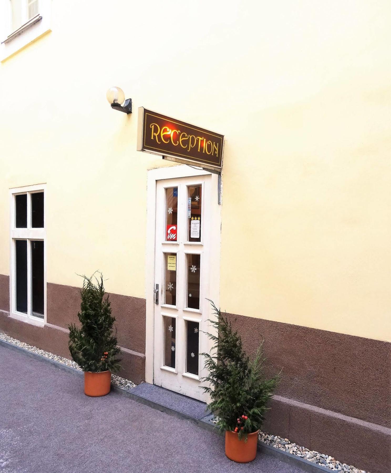 Hotel U Dvou Zlatych Klicu Prague