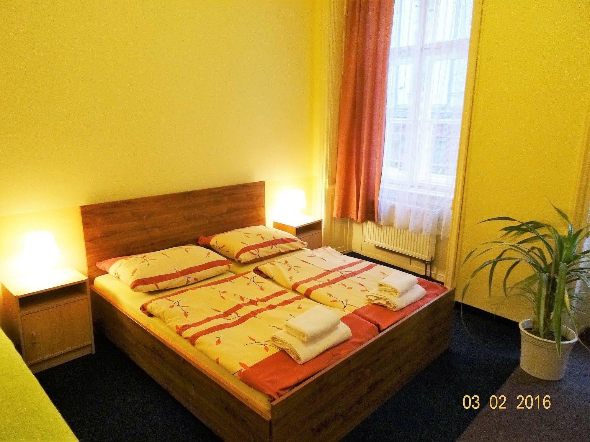U Dvou Zlatych Klicu Hotel Prague