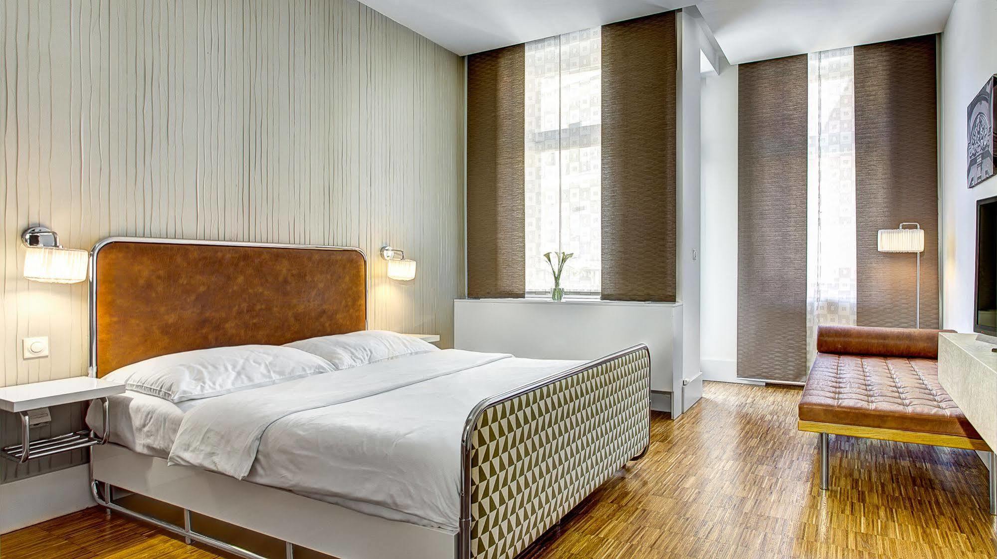 Three Crowns 3* Prague