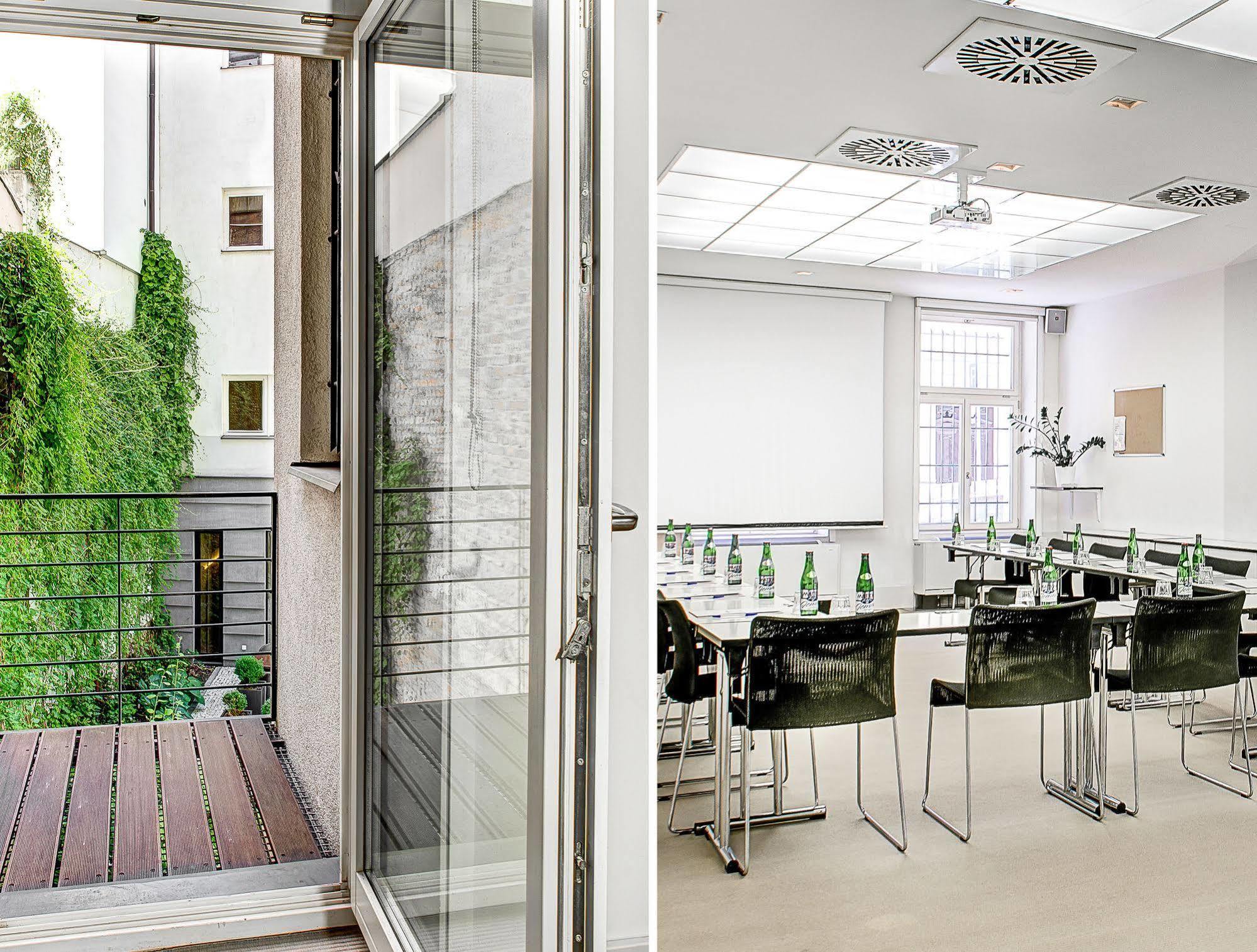 Three Crowns Hotel 3*