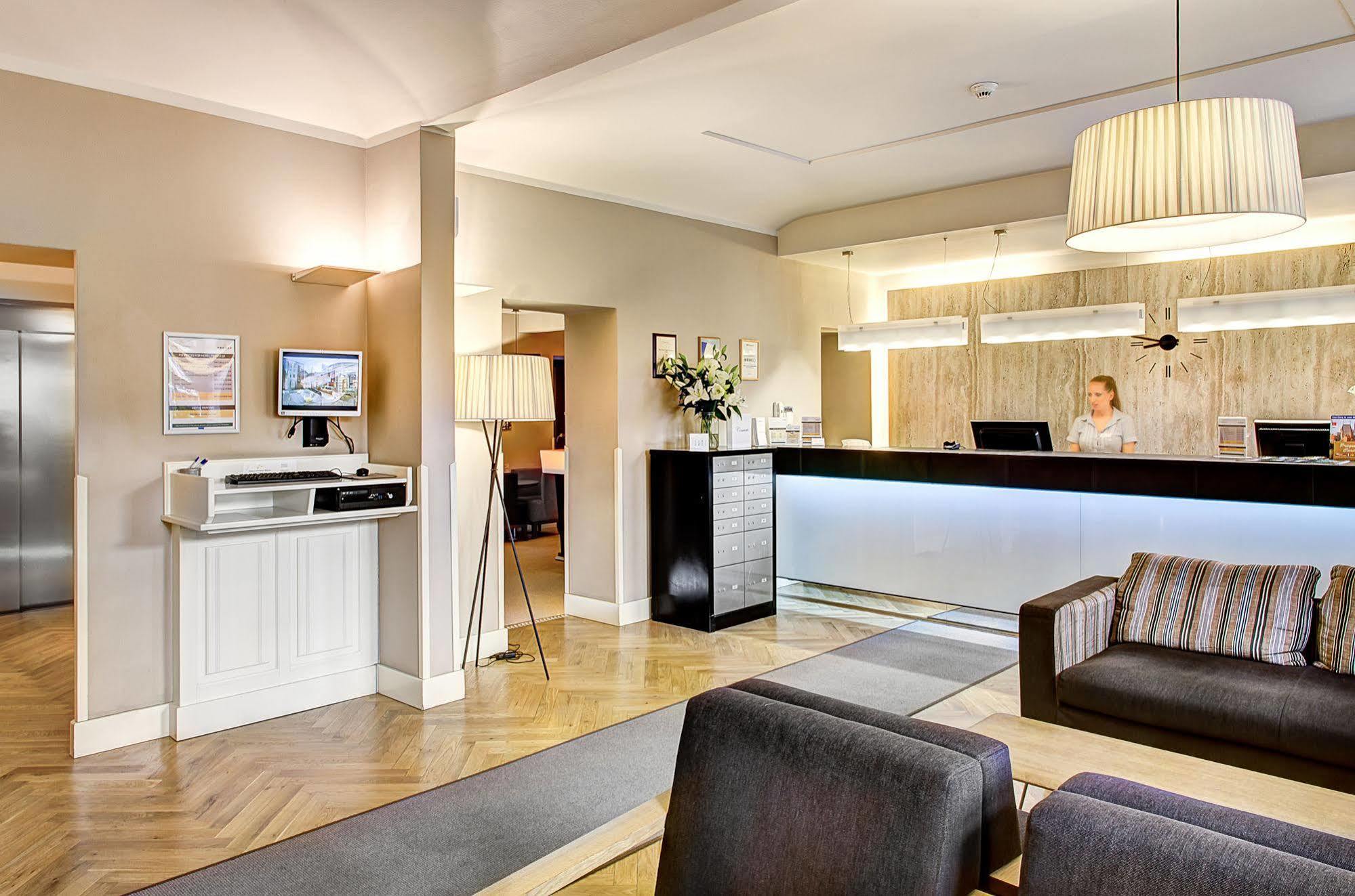 Hotel Three Crowns 3*