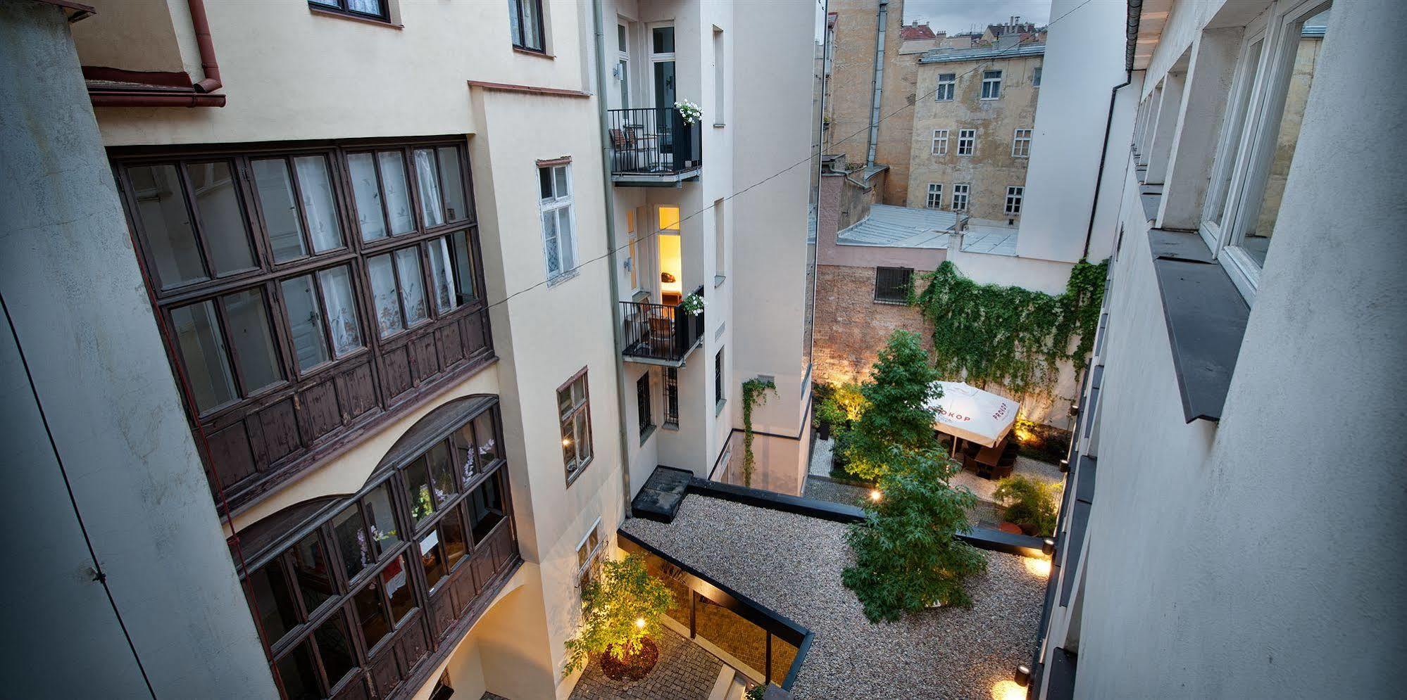 Hotel Three Crowns