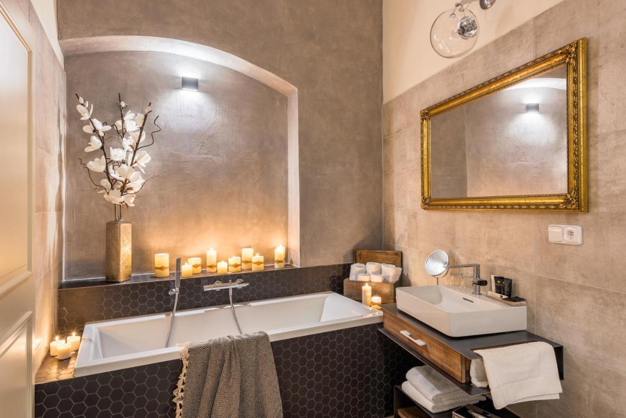 Apart Otel Mooo By The Castle Prag