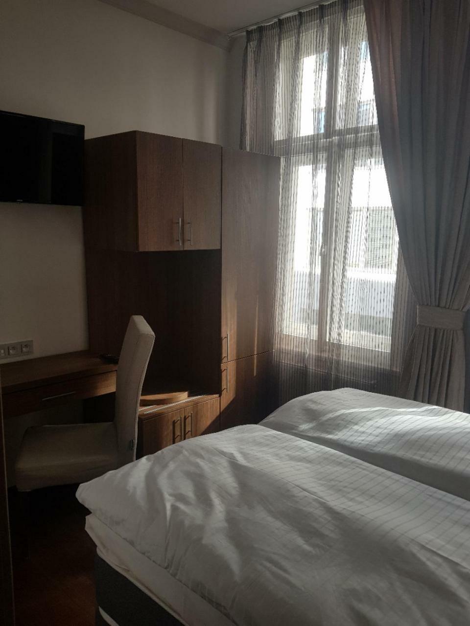 Star Hotel 4*