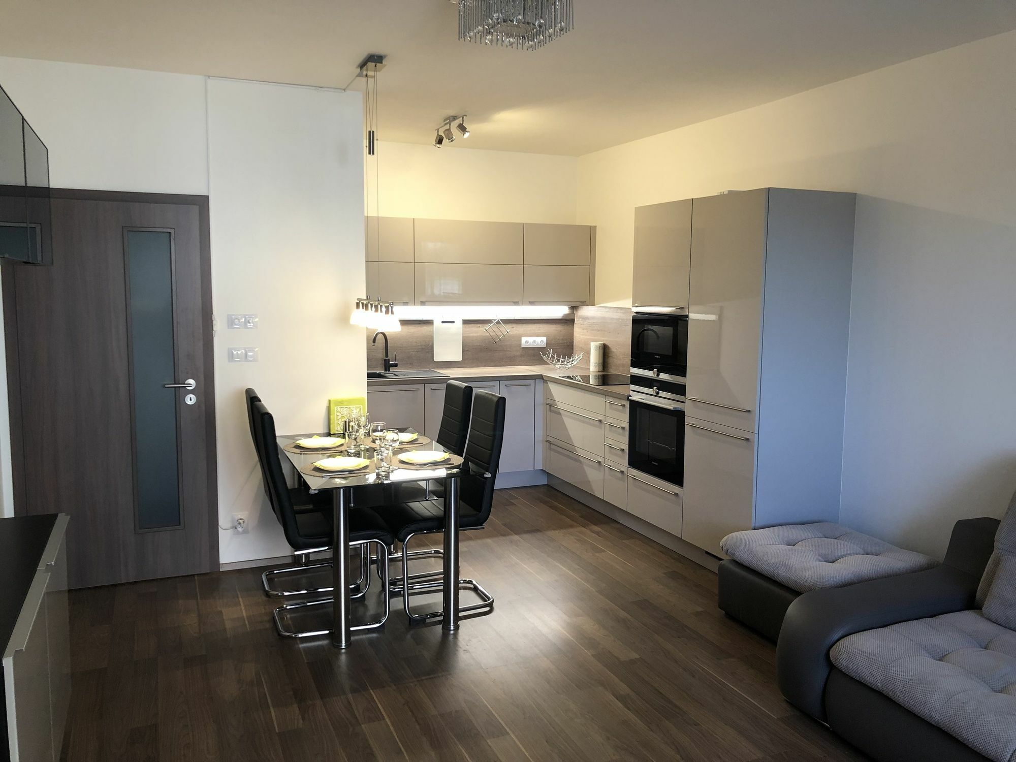 Deluxe Apartment