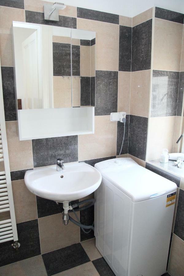 Charming Flats In Vinohrady | Praguestars Prague