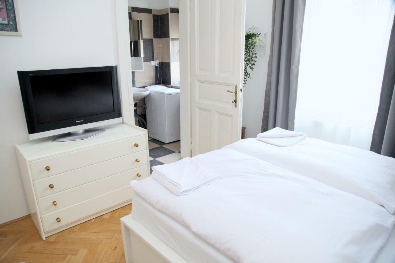 Charming Flats In Vinohrady | Praguestars Apartment