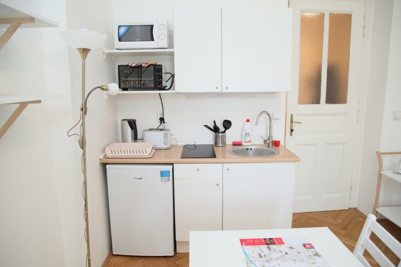Charming Flats In Vinohrady | Praguestars Apartment