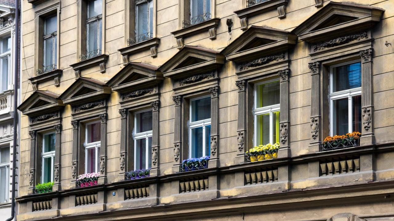Colours - Your 7 Colour Experience In Centre Of * Prague