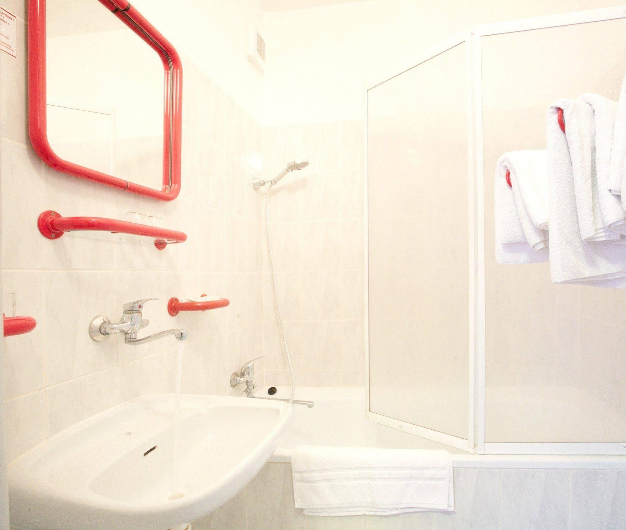 Otel Charles 3*