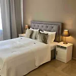 Luxury Apartment At Spalena 5 Residence