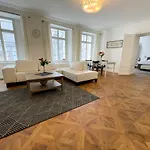 U Obecniho Dvora - Old Town Apartment