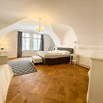 U Obecniho Dvora - Old Town Apartment