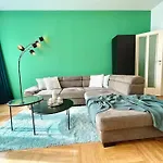 Spac Apartment In Old Town
