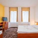 City Central De Luxe