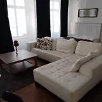 U Obecniho Dvora - Old Town Apartment