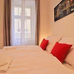 Spacious Apartment In The Center Of Prague