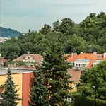 Apartman 3Kk - 115M2 V Klidne Lokalite - Praha 4