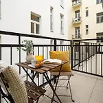 Prague Days - Studio With Balcony And Netflix In Central Location