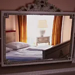 Hotel Monica