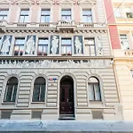 Ostrovni Apartment