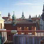Old Town Jewel Apartments