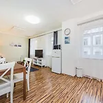 Apartment Heleny Malirove