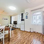 Apartment Heleny Malirove