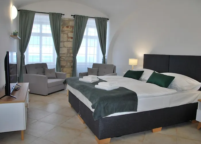 White Swan Boutique Apartments