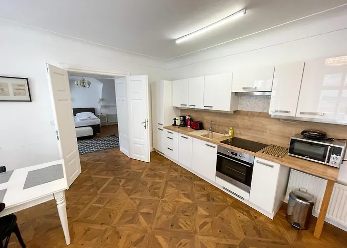 U Obecniho Dvora - Old Town Apartment