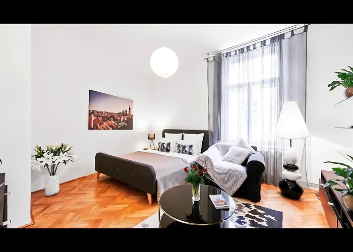 Old Town Square Apartment Jakubská 44