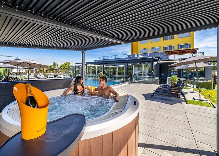 Hotel Aura Design&Garden Pool