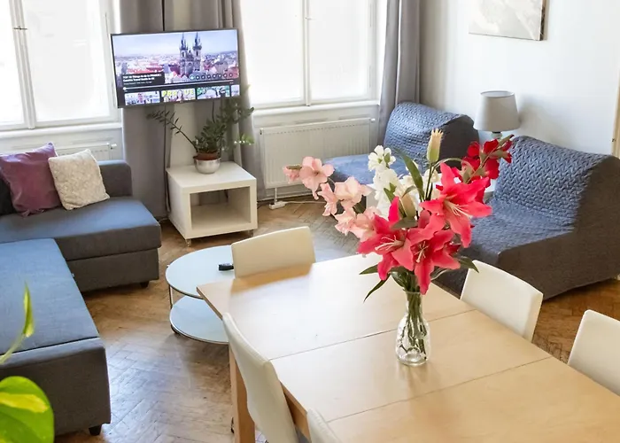 Apartments In Mala Strana - 10 Minutes From Charles Bridge