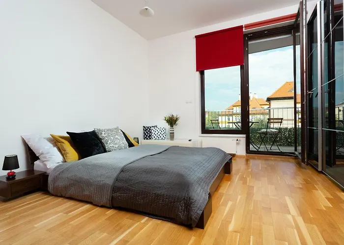 Prague Days - Family 2Bdr Apt - Garage Parking - Balcony