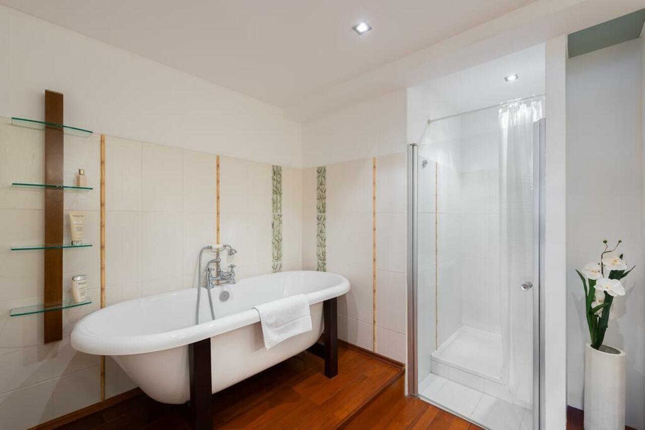 Almandine 4* Prague