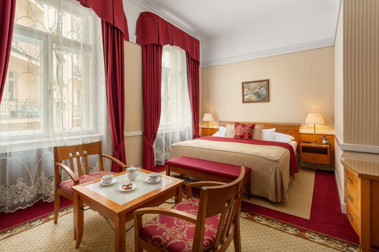 Paris Otel 5*