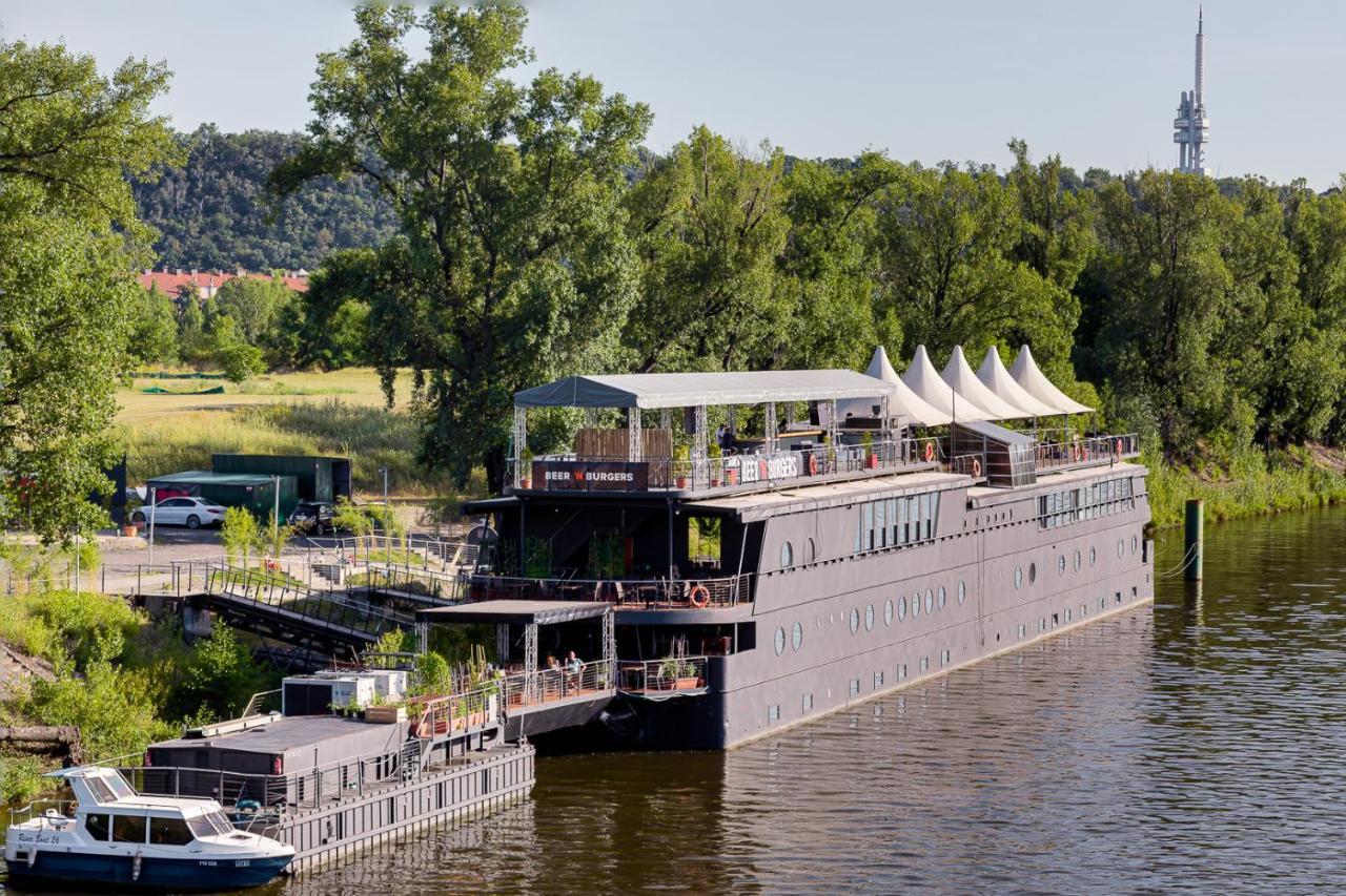 Bateau-hôtel Marina 2*