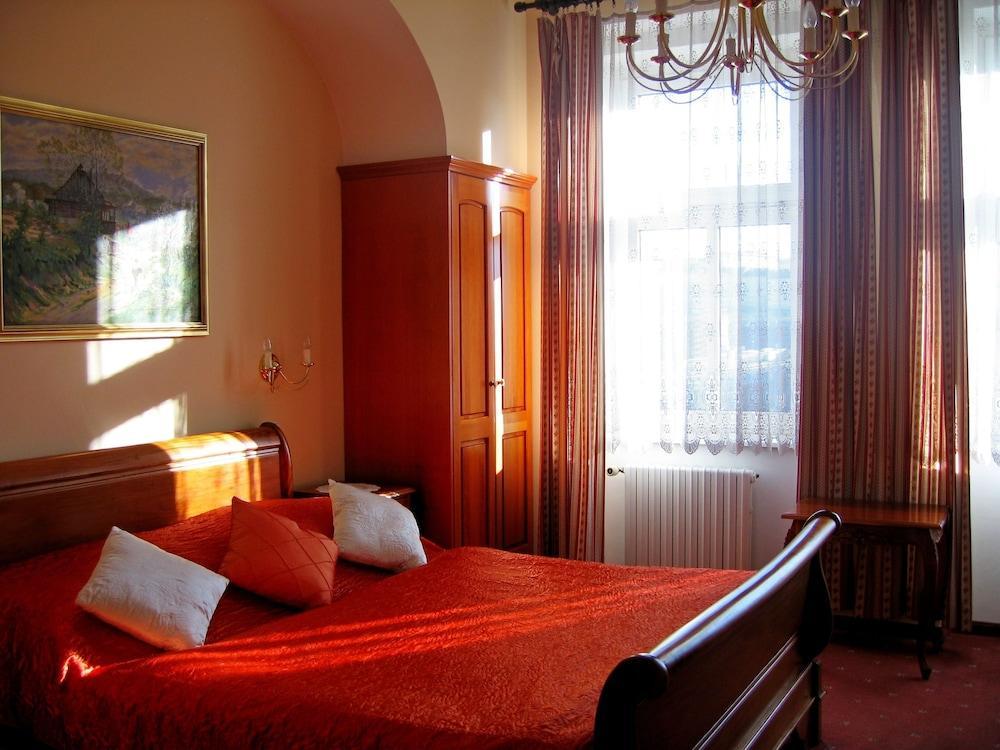 Opera 4* Prague