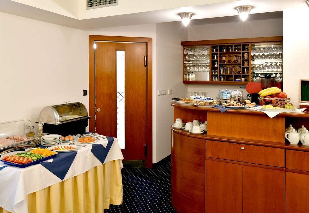 Hotel Coronet