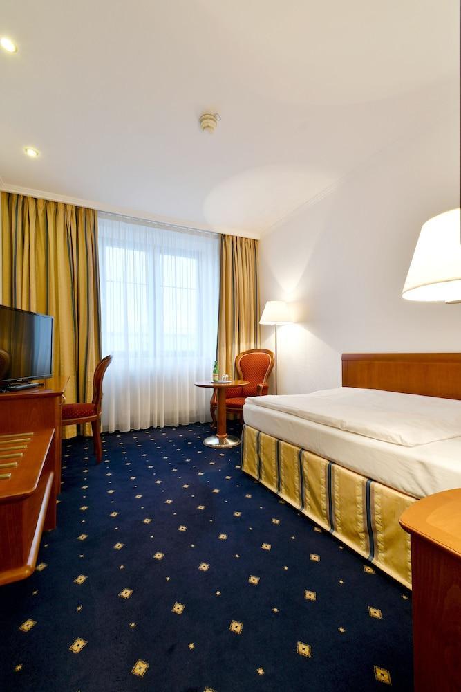 Coronet 4*