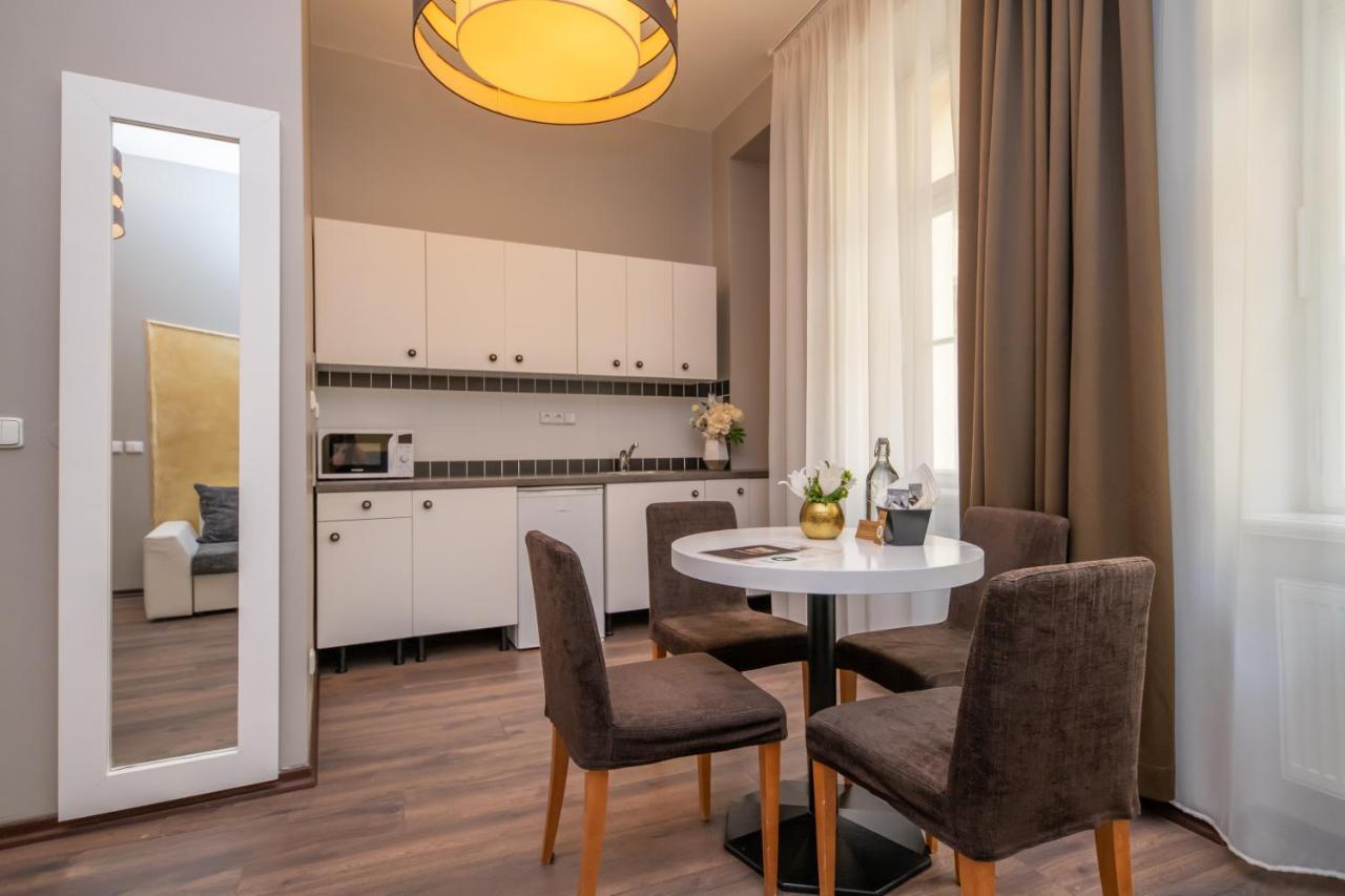 Apartment Emporio