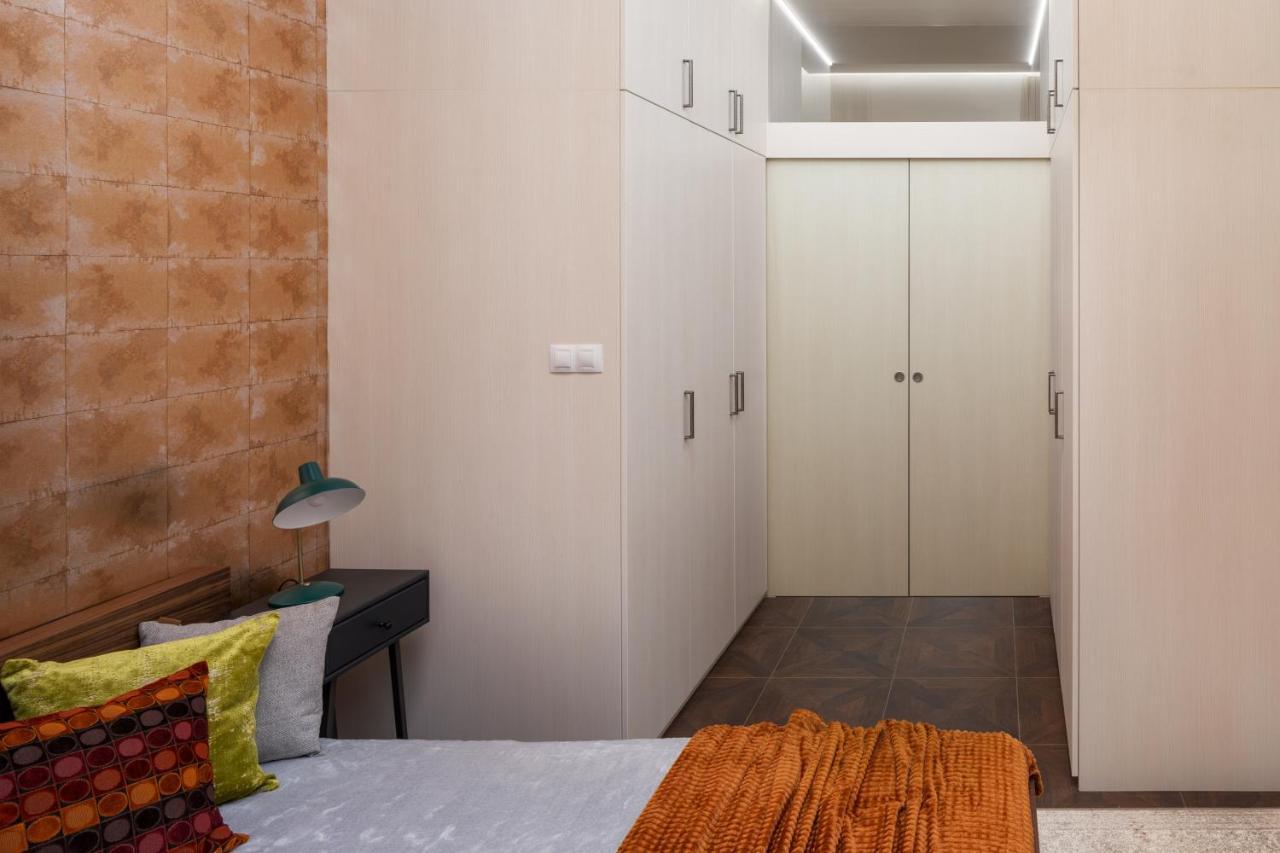 Days - Open-plan In The Old Town *