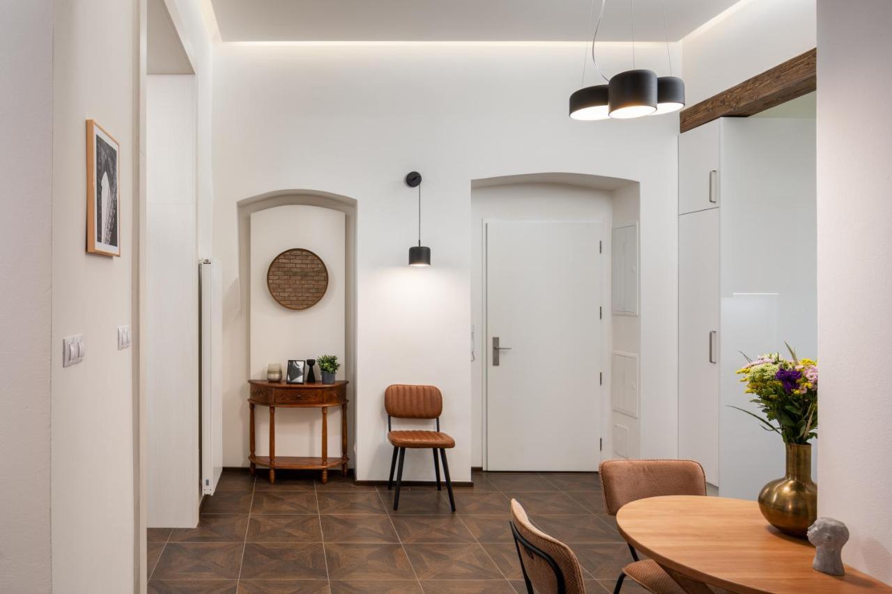 Days - Open-plan In The Old Town *